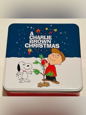 NEW!!! Classic & Charming Peanuts Collectible Musical Cookie Tin